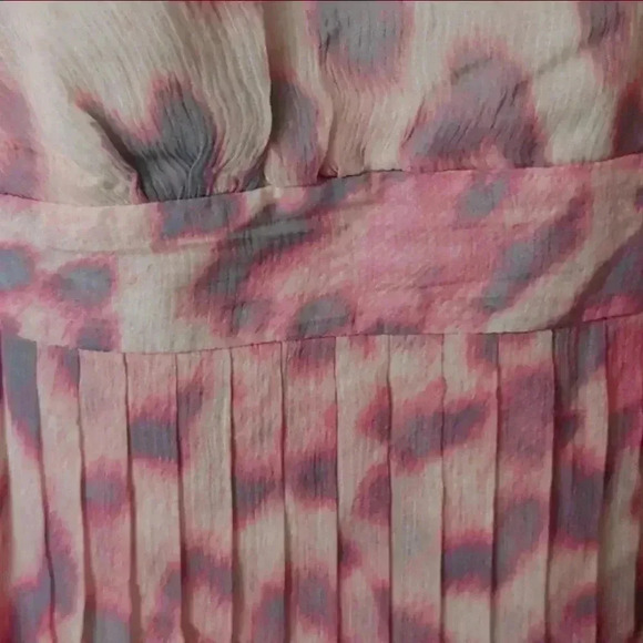 Silk Pink leopard dress - Picture 3 of 4